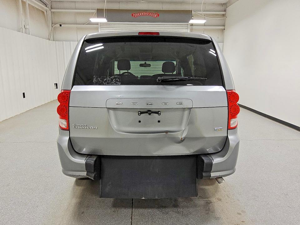 2016 Dodge Caravan VIN 2C4RDGBG0GR106317 COPART salvage auction — REAR END, Salvage Title, sold $4,400 on 2026-07-22 (photo 6)