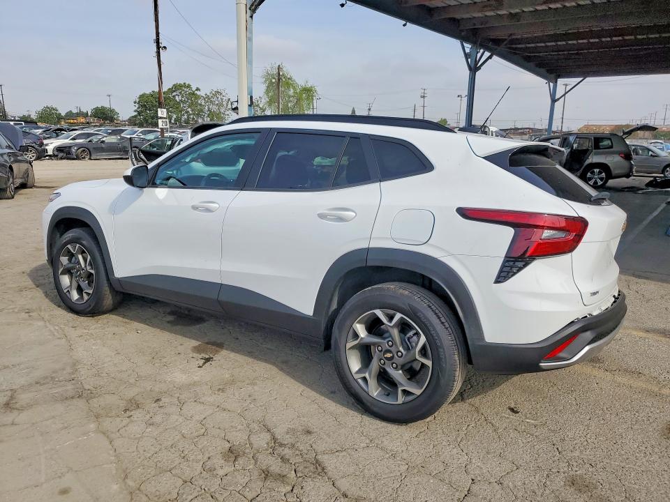 2025 Chevrolet Trax VIN KL77LHEP7SC141494 COPART salvage auction — SIDE, Salvage Title, sold $4,850 on 2026-07-30 (photo 2)