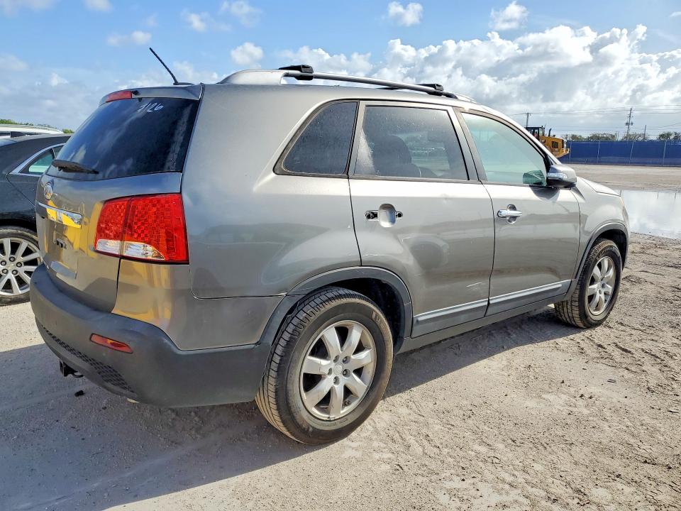 2012 Kia Sorento VIN 5XYKT3A63CG206447 COPART salvage auction — MECHANICAL, Fl - Certificate Of Title, sold $975 on 2026-07-29 (photo 3)
