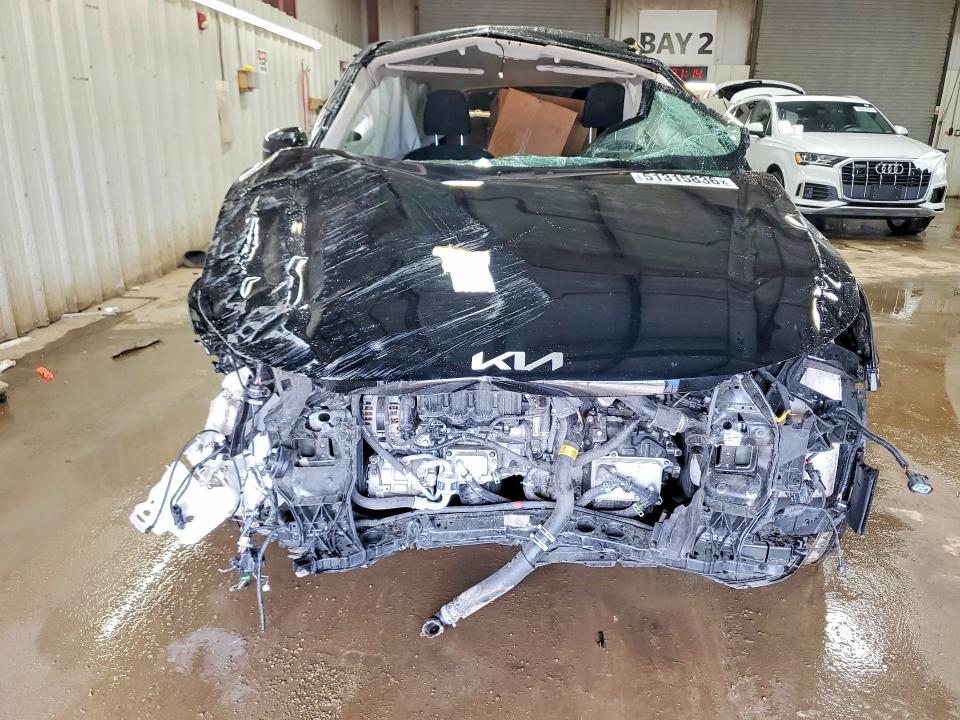 2026 Kia VIN 5XYRG4JCXTG436758 COPART salvage auction — ROLLOVER, Il - Junking Cert Of A Vehicle, sold $1,000 on 2026-07-28 (photo 5)