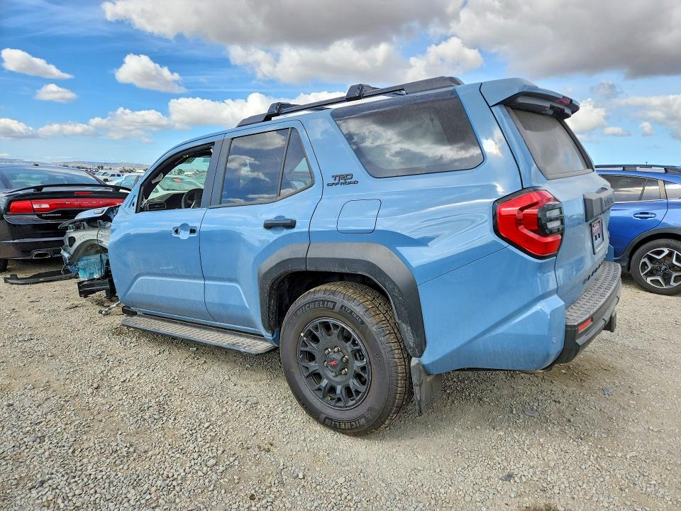 2025 Toyota 4runner VIN JTEVB5BR0S5021084 COPART salvage auction — FRONT END, Salvage Title, sold $5,300 on 2026-07-21 (photo 2)
