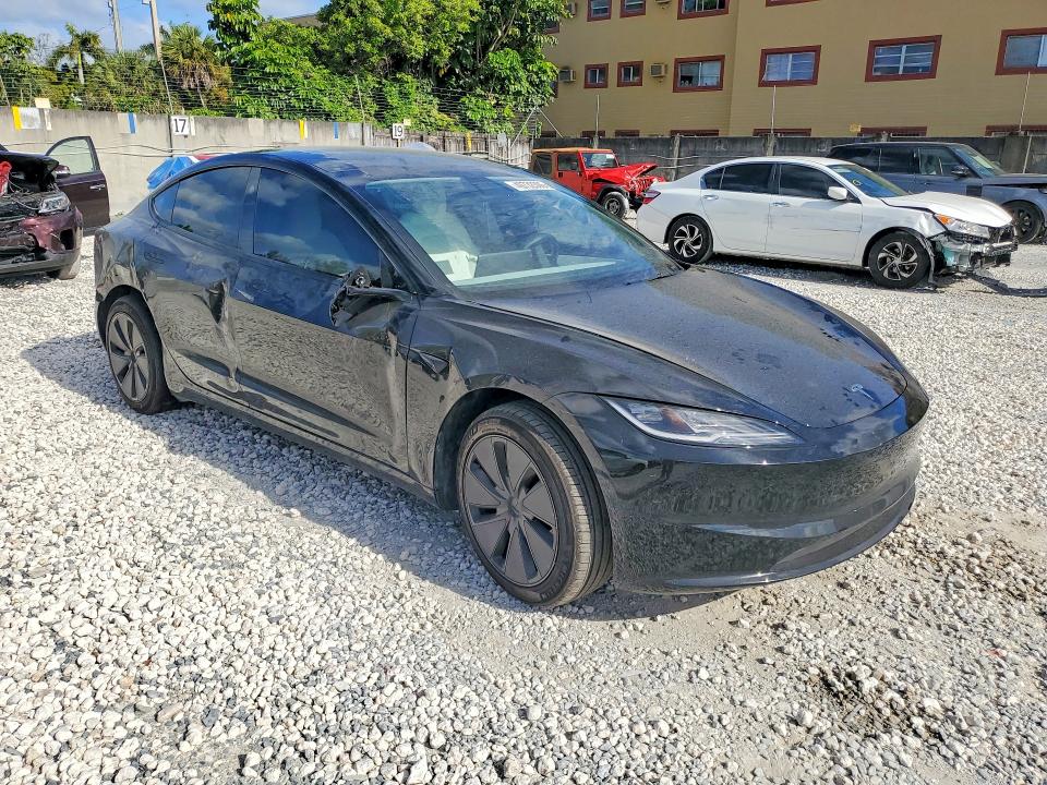 2025 Tesla Model 3 VIN 5YJ3E1EA4SF978365 COPART salvage auction — SIDE, Salvage Title, sold $12,300 on 2026-07-14 (photo 4)