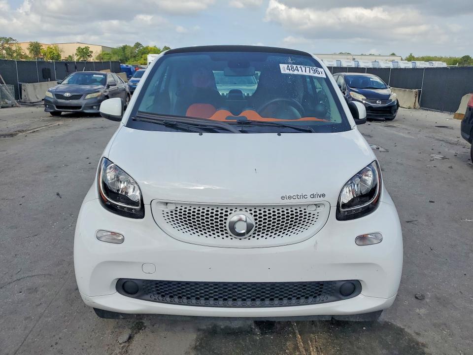 2017 Smart Fortwo VIN WMEFJ9BA1HK229984 COPART salvage auction — SIDE, Fl - Certificate Of Title, sold $3,450 on 2026-08-04 (photo 5)