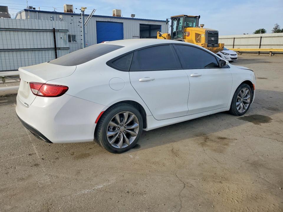 2015 Chrysler VIN 1C3CCCBB8FN578206 COPART salvage auction — SIDE, Salvage Title, sold $800 on 2026-07-10 (photo 3)