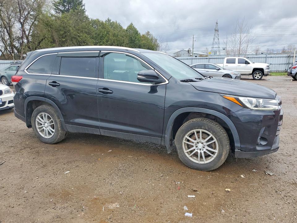 2019 Toyota Highlander VIN 5TDJZRFH3KS609661 COPART salvage auction — VANDALISM, On - Permit No Brand - Unfit, sold $13,300 on 2026-07-03 (photo 4)