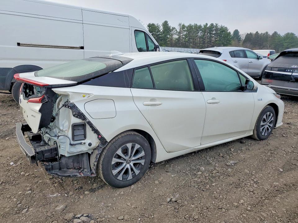 2020 Toyota Prius VIN JTDKARFP5L3151370 COPART salvage auction — REAR END, Md - Cert Of Salvage > 75% Damage, sold $4,600 on 2026-07-27 (photo 3)
