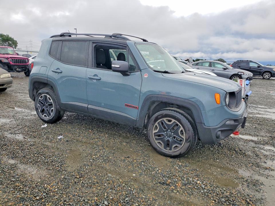 2016 Jeep Renegade VIN ZACCJBCT1GPC52789 COPART salvage auction — NORMAL WEAR, Ca - Dlr/Dis/Exp Only Salvage Title (P), sold $3,700 on 2026-07-21 (photo 4)