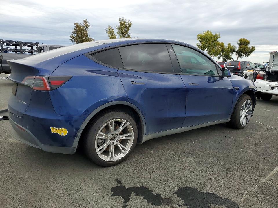 2022 Tesla VIN 7SAYGDEE1NF550734 COPART salvage auction — FRONT END, Salvage Title, sold $10,800 on 2026-08-03 (photo 3)