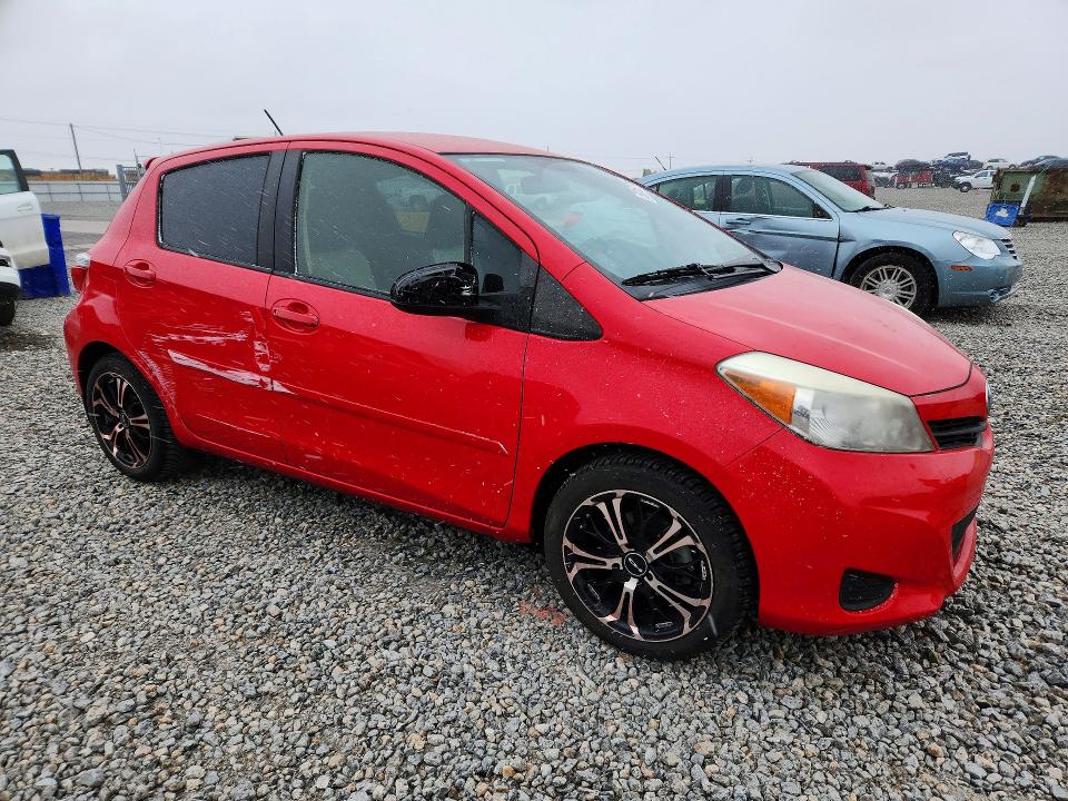 2014 Toyota Yaris VIN JTDKTUD31ED581620 COPART salvage auction — SIDE, Id - Salvage Certificate Of Title, sold $3,250 on 2026-07-02 (photo 4)