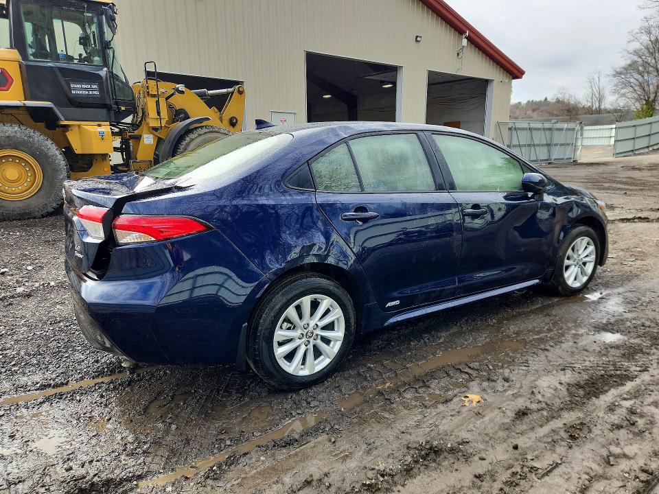 2025 Toyota Corolla VIN JTDBDMHE6S3023434 COPART salvage auction — ROLLOVER, Salvage Title, sold $200 on 2026-07-27 (photo 3)