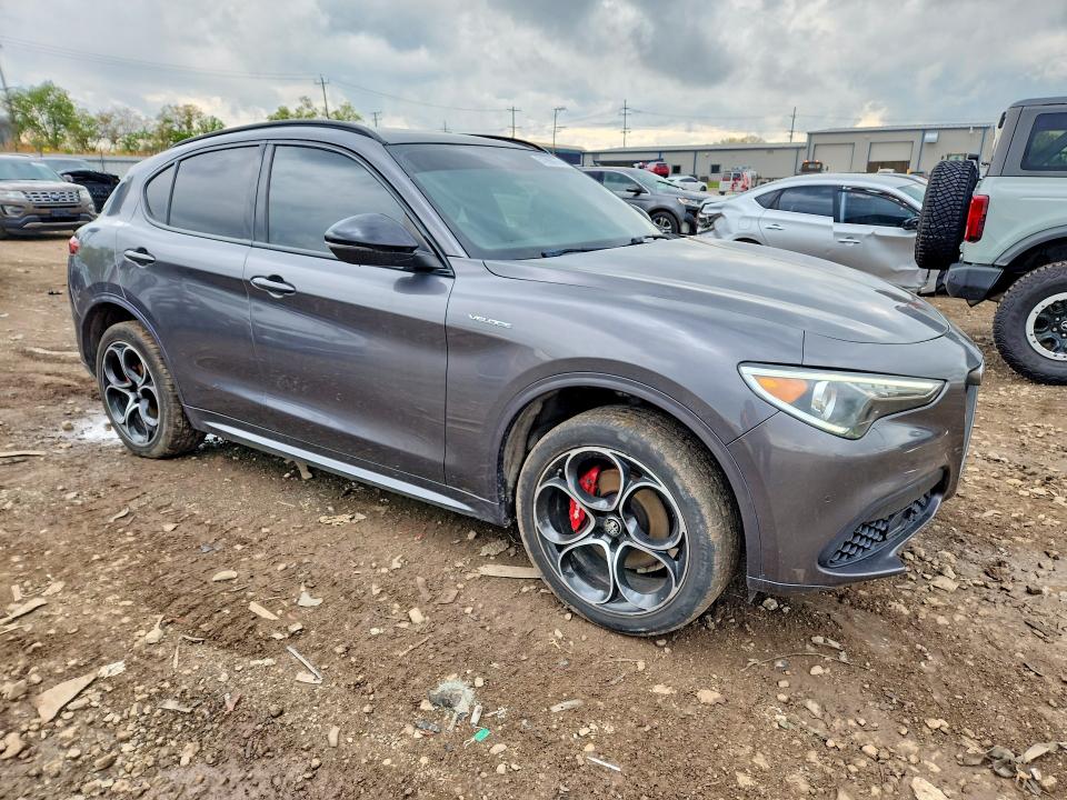2022 Alfa romeo Stelvio VIN ZASPAKBN2N7D38179 COPART salvage auction — REAR END, Il - Salvage Certificate, sold $8,100 on 2026-07-31 (photo 4)