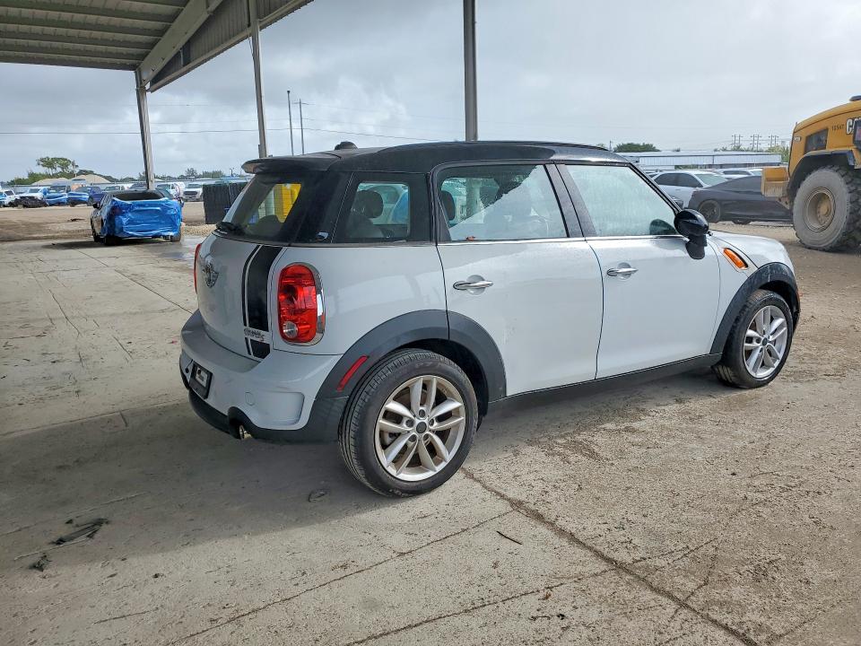 2012 Mini Cooper VIN WMWZC3C56CWL86560 COPART salvage auction — MINOR DENT/SCRATCHES, Fl - Cert Of Title-Slvg Rebld Flood, sold $2,450 on 2026-07-29 (photo 3)