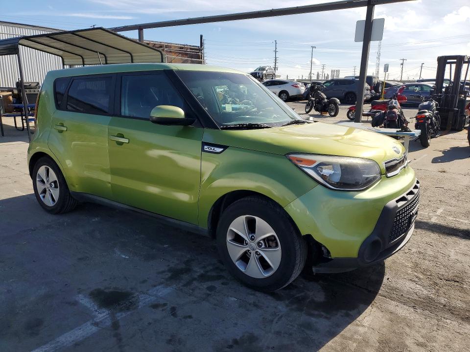 2015 Kia Soul VIN KNDJP3A59F7760648 COPART salvage auction — SIDE, CA, sold $1,150 on 2026-07-15 (photo 4)