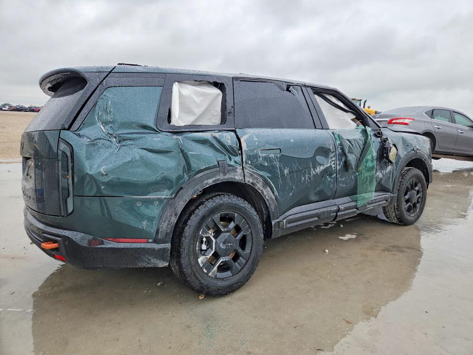 2027 Kia Telluride VIN 5XYPLES1XVG017768 COPART salvage auction — ALL OVER, TX - NONREPAIRABLE TITLE, sold $6,100 on 2026-07-07 (photo 3)