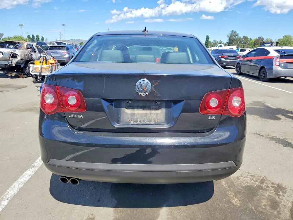 2008 Volkswagen Jetta VIN 3VWRM71K18M175027 COPART salvage auction — MINOR DENT/SCRATCHES, Nm - Dis/Dlr/Exp Only Clean Title (P), sold $350 on 2026-07-08 (photo 6)
