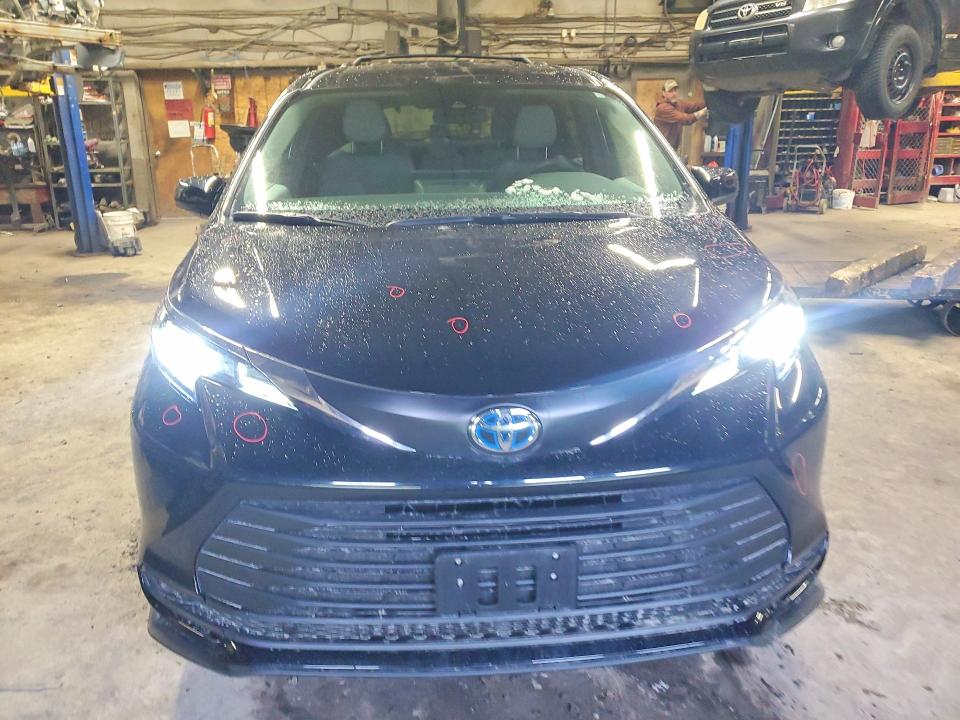 2025 Toyota Sienna VIN 5TDGSKFC4SS206704 COPART salvage auction — REAR END, ON - PERMIT NO BRAND - UNFIT, sold $23,550 on 2026-07-14 (photo 5)
