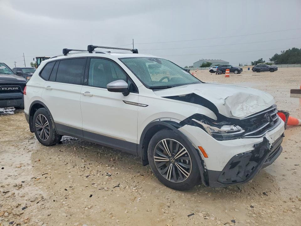 2024 Volkswagen Tiguan VIN 3VVAB7AX8RM208285 COPART salvage auction — FRONT END, Tx - Salvage Vehicle Title, sold $80 on 2026-07-30 (photo 4)