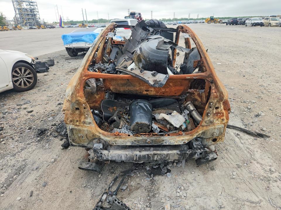 2019 BMW M550i xdrive VIN WBAJB9C56KB287651 COPART salvage auction — INTERIOR BURN, LA - CERT OF TITLE-SALVAGE, sold $70 on 2026-07-29 (photo 6)