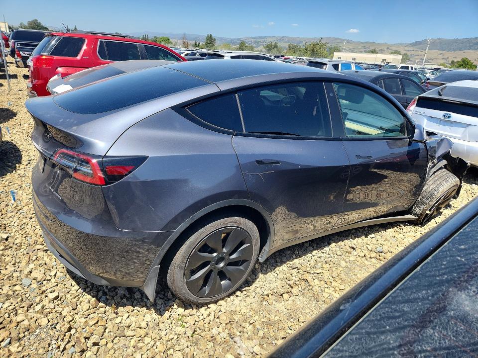2022 Tesla Model y VIN 7SAYGDEE8NF384583 COPART salvage auction — FRAME DAMAGE, Ca - Salvage Certificate, sold $8,600 on 2026-07-16 (photo 3)