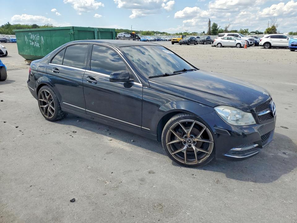 2013 Mercedes-benz C-klasse VIN WDDGF4HB3DR272947 COPART salvage auction — MINOR DENT/SCRATCHES, Fl - Certificate Of Title, sold $1,250 on 2026-07-07 (photo 4)