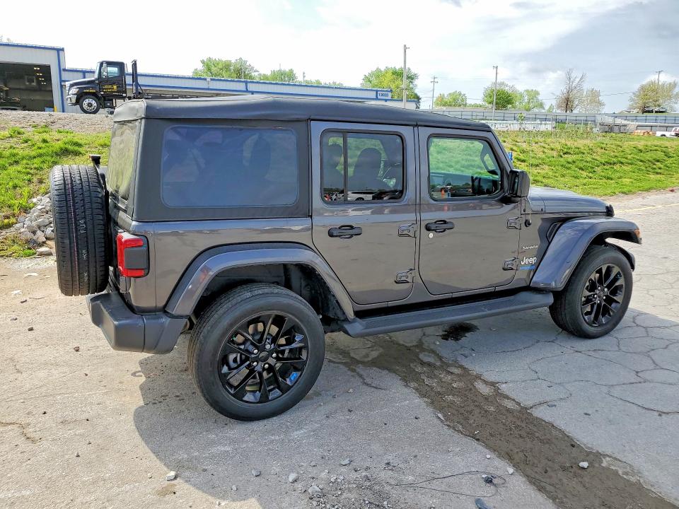 2022 Jeep Wrangler unlimited VIN 1C4JJXP6XNW276002 COPART salvage auction — MINOR DENT/SCRATCHES, MO - CERTIFICATE OF TITLE, sold $20,000 on 2026-07-16 (photo 3)