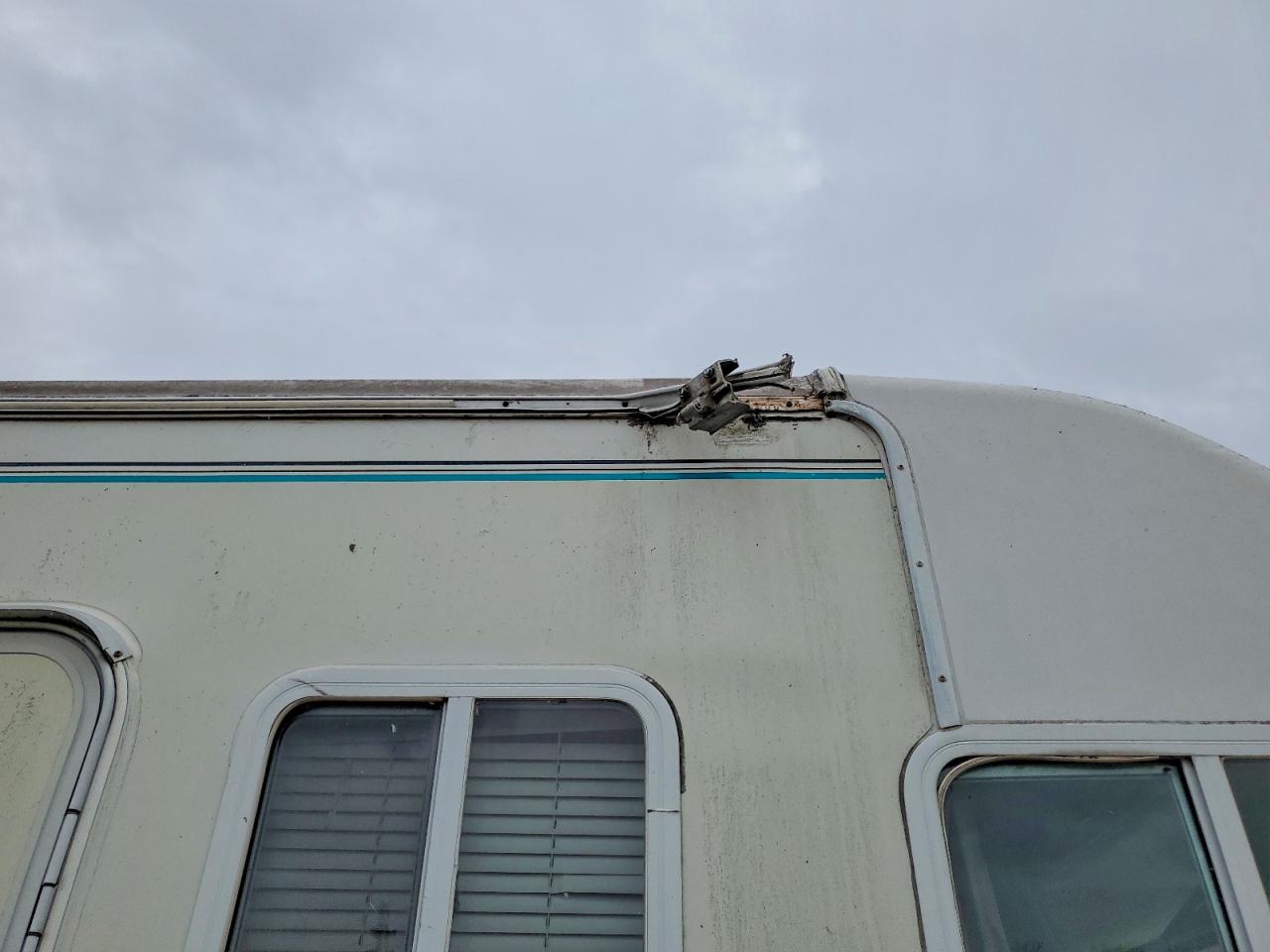 2000 Damon VIN 5B4LP37J4X3312863 COPART salvage auction — Top/Roof, IN - CERTIFICATE OF TITLE, sold $30 on 2026-07-07 (photo 9)
