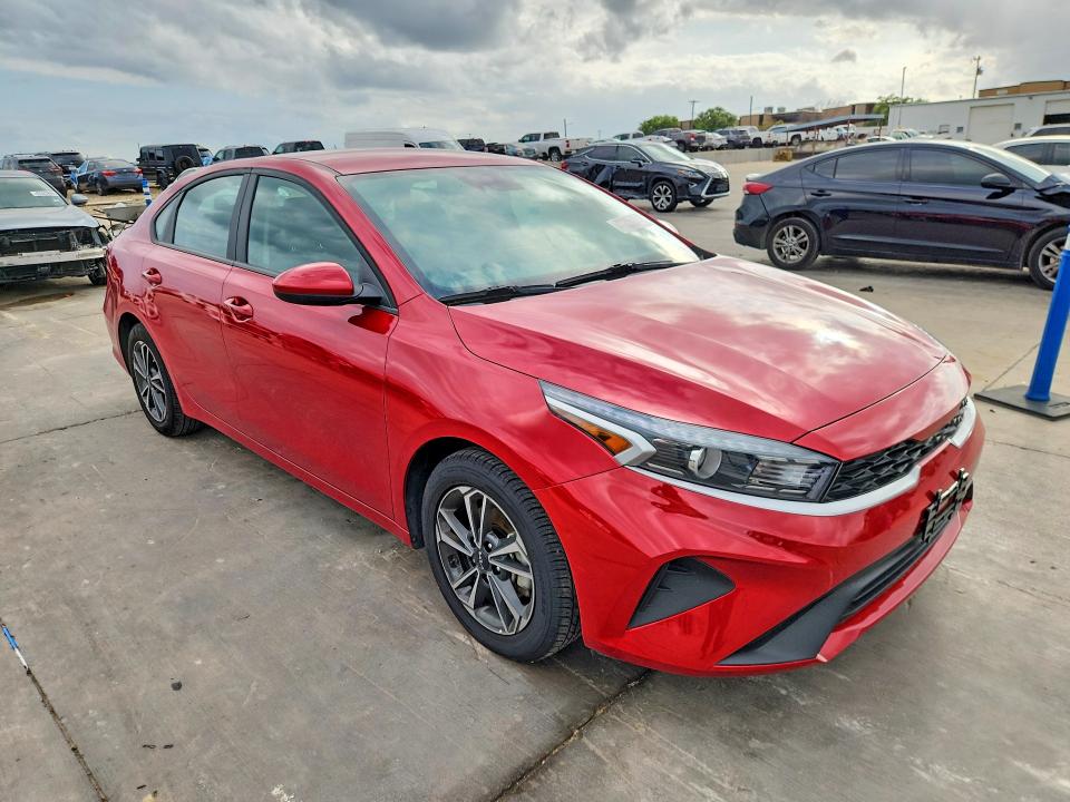 2024 Kia Forte VIN 3KPF24AD5RE816977 COPART salvage auction — REAR END, Tx - Certificate Of Title, sold $5,000 on 2026-07-02 (photo 4)