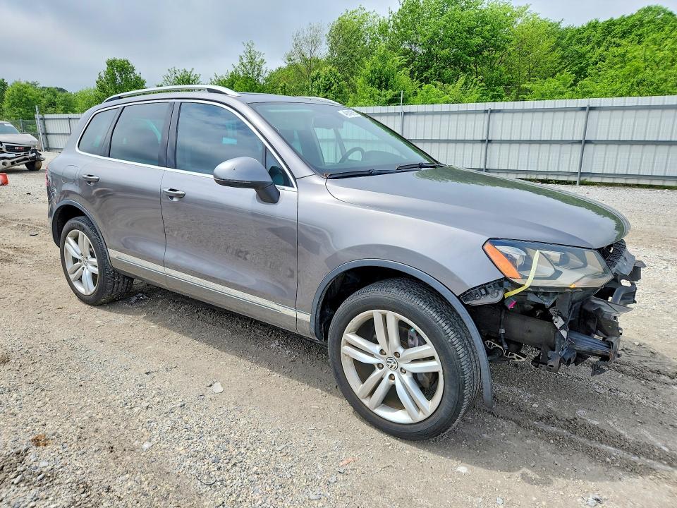2011 Volkswagen Touareg VIN WVGFF9BP6BD000664 COPART salvage auction — FRONT END, Ar - Certificate Of Title, sold $1,150 on 2026-08-10 (photo 4)