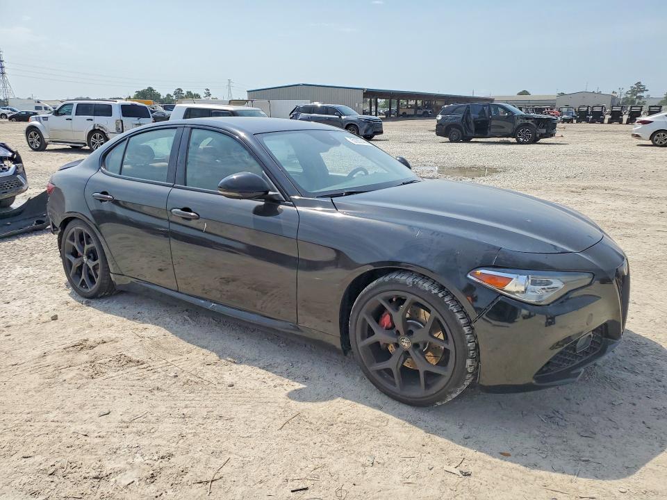 2019 Alfa romeo Giulia VIN ZARFAMAN7K7622510 COPART salvage auction — REAR END, Tx - Salvage Vehicle Title, sold $4,050 on 2026-07-03 (photo 4)