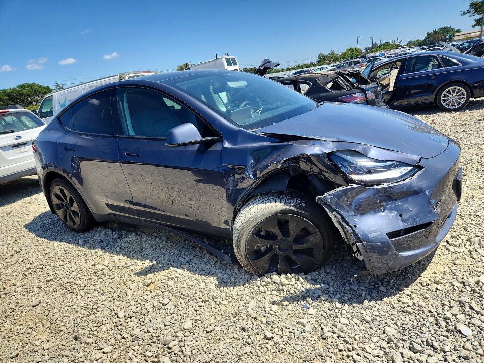 2022 Tesla Model y VIN 7SAYGDEE8NF384583 COPART salvage auction — FRAME DAMAGE, Ca - Salvage Certificate, sold $8,600 on 2026-07-16 (photo 4)