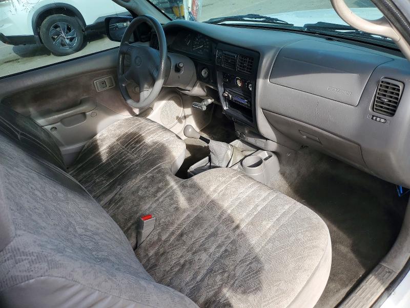 2002 Toyota Tacoma VIN 5TENL42N12Z047098 COPART salvage auction — VANDALISM, Nv - Certificate Of Title, sold $3,000 on 2026-07-23 (photo 8)