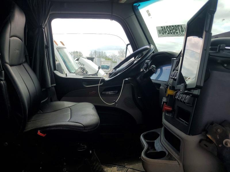 2024 Peterbilt 579 VIN 1XPBDP9X4RD643705 COPART salvage auction — FRONT END, KY - CERT OF TITLE-SALVAGE, sold $19,000 on 2026-08-27 (photo 5)