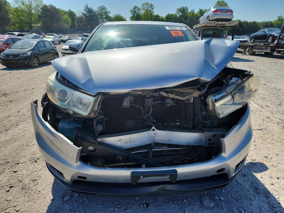 2014 Toyota Highlander VIN 5TDZARFH7ES008283 COPART salvage auction — FRONT END, Id - Salvage Certificate Of Title, sold $175 on 2026-07-09 (photo 5)