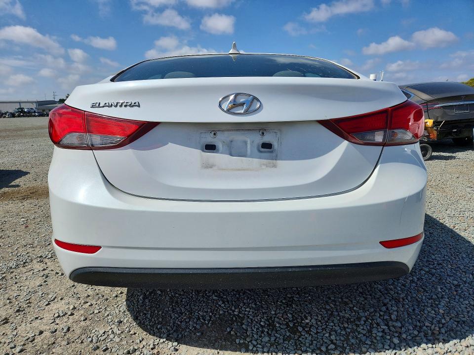 2015 Hyundai Elantra VIN 5NPDH4AE5FH573404 COPART salvage auction — MINOR DENT/SCRATCHES, CA - DIS/DLR/EXP ONLY CLEAN TITLE, sold $1,650 on 2026-07-29 (photo 6)