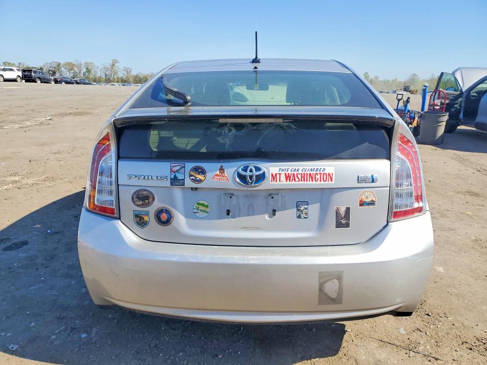 2014 Toyota Prius VIN JTDKN3DUXE1790644 COPART salvage auction — FRONT END, Md - Cert Of Salvage > 75% Damage, sold $225 on 2026-07-22 (photo 6)
