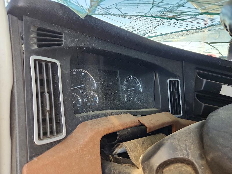 2023 Freightliner Cascadia 126 VIN 3AKJHHDR4PSNG7317 COPART salvage auction — ROLLOVER, CA - NON-REPAIRABLE VEHICLE CERT, sold $10,200 on 2026-09-03 (photo 8)
