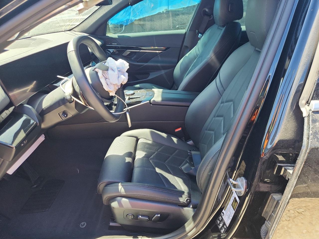 2025 BMW 5 Series VIN WBA53FJ05SCT20511 COPART salvage auction — Front End, ID - SALVAGE CERTIFICATE OF TITLE, sold $20,900 on 2026-08-17 (photo 7)