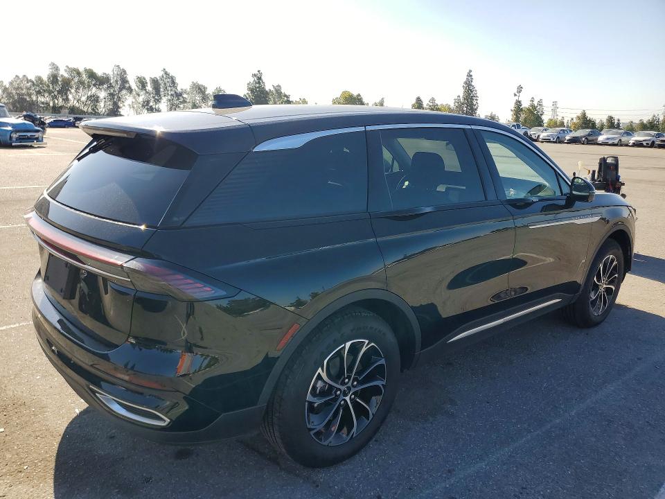 2026 Lincoln Nautilus VIN 5LMPJ8JA7TJ019413 COPART salvage auction — FRONT END, CA, sold $11,700 on 2026-07-28 (photo 3)