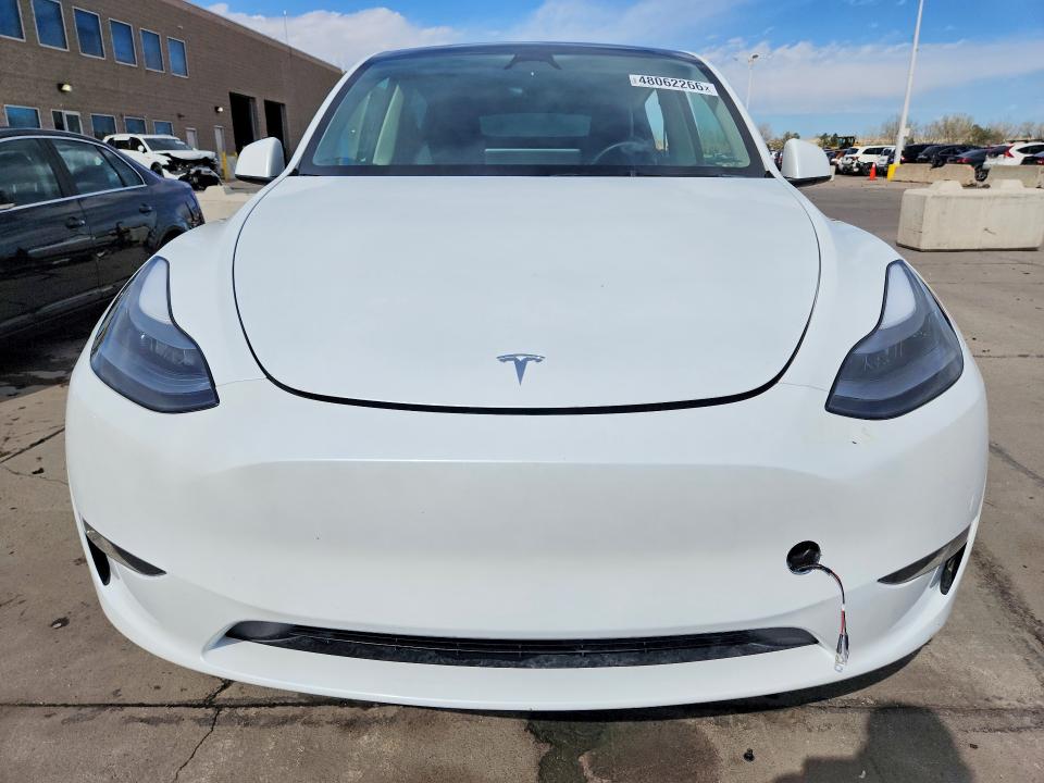 2024 Tesla Model y VIN 7SAYGDEE6RA291855 COPART salvage auction — SIDE, Sd - Cert Of Title-Salvage, sold $275 on 2026-07-20 (photo 5)