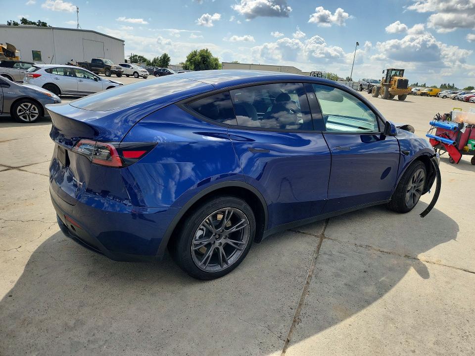 2025 Tesla Model y VIN 7SAYGAEE9SF230779 COPART salvage auction — FRONT END, Salvage Title, sold $12,700 on 2026-07-20 (photo 3)
