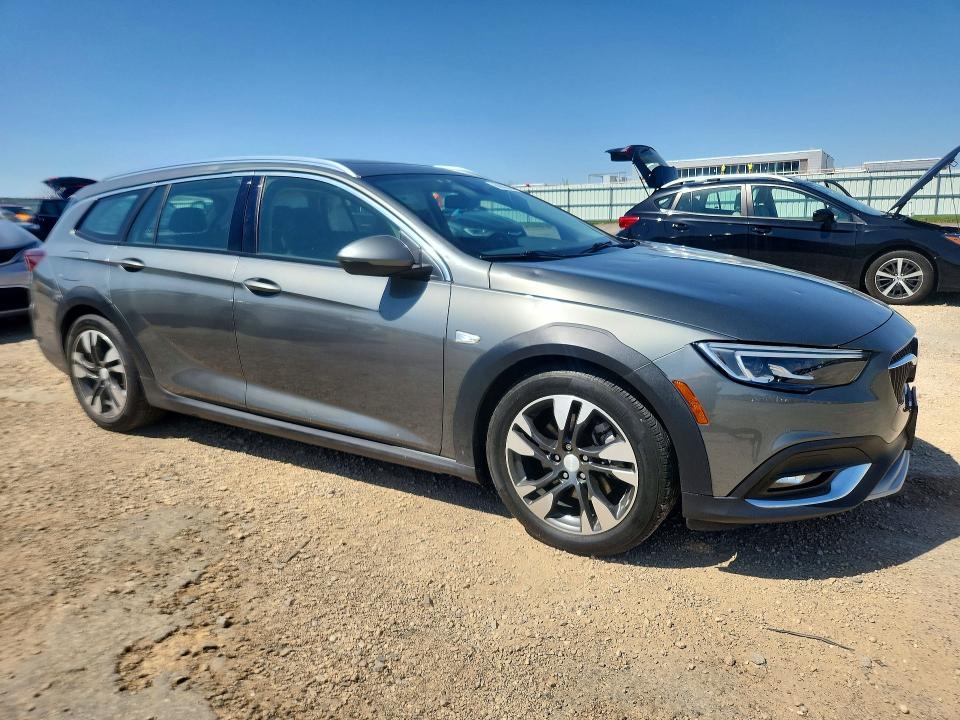 2019 Buick Regal tourx VIN W04GV8SX8K1033117 COPART salvage auction — HAIL, Wi - Cert Of Title-Claim Paid, sold $1,750 on 2026-07-28 (photo 4)