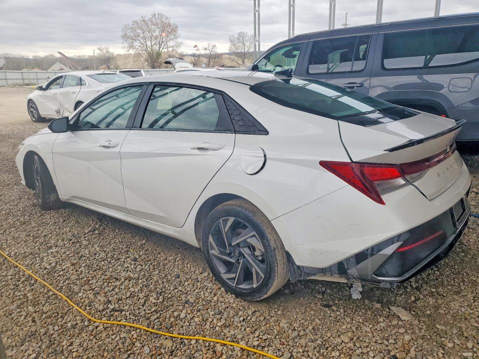 2025 Hyundai Elantra VIN KMHLM4DG2SU995632 COPART salvage auction — SIDE, MO - CERT OF TITLE-REPOSSESSED, sold $6,600 on 2026-07-09 (photo 2)
