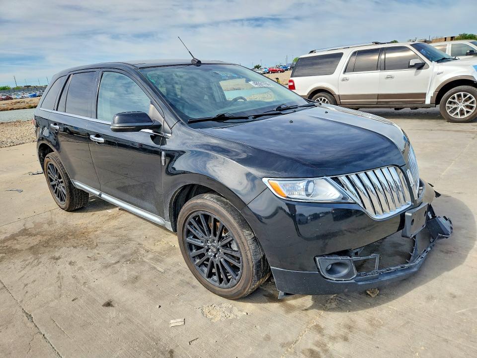 2013 Lincoln Mkx VIN 2LMDJ6JK9DBL17359 COPART salvage auction — FRONT END, Tx - Certificate Of Title, sold $775 on 2026-07-02 (photo 4)