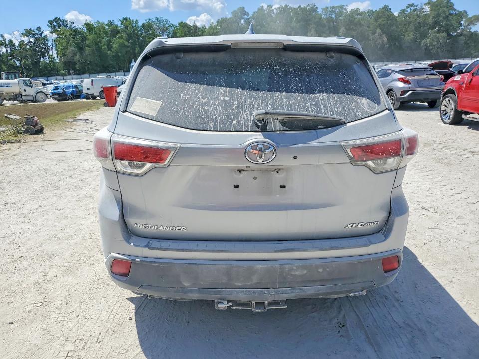 2014 Toyota Highlander VIN 5TDJKRFH3ES042537 COPART salvage auction — FRONT END, Salvage Title, sold $3,100 on 2026-07-28 (photo 6)