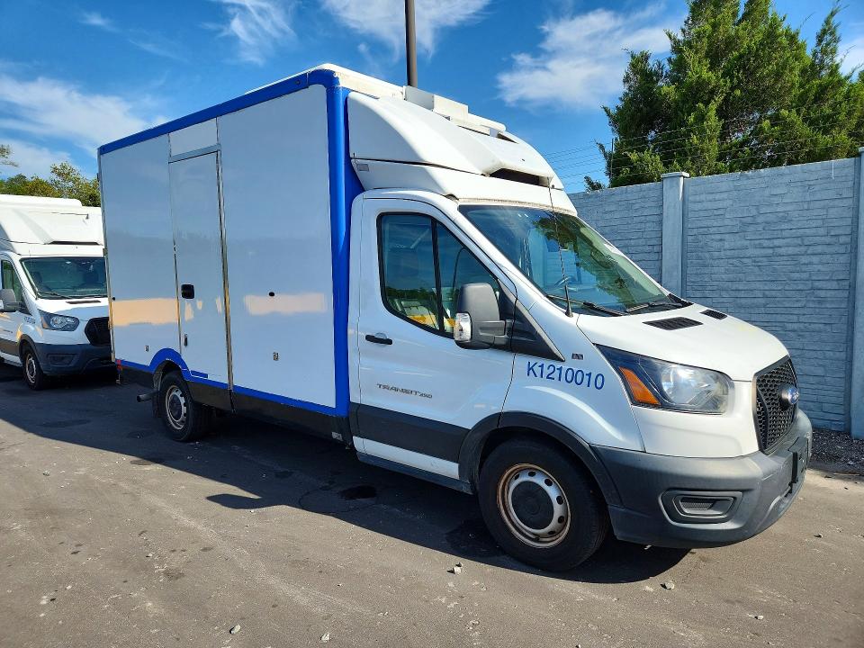 2020 Ford Transit VIN 1FDBW5Z81LKB80381 COPART salvage auction — MINOR DENT/SCRATCHES, Fl - Certificate Of Title, sold $7,000 on 2026-07-29 (photo 4)
