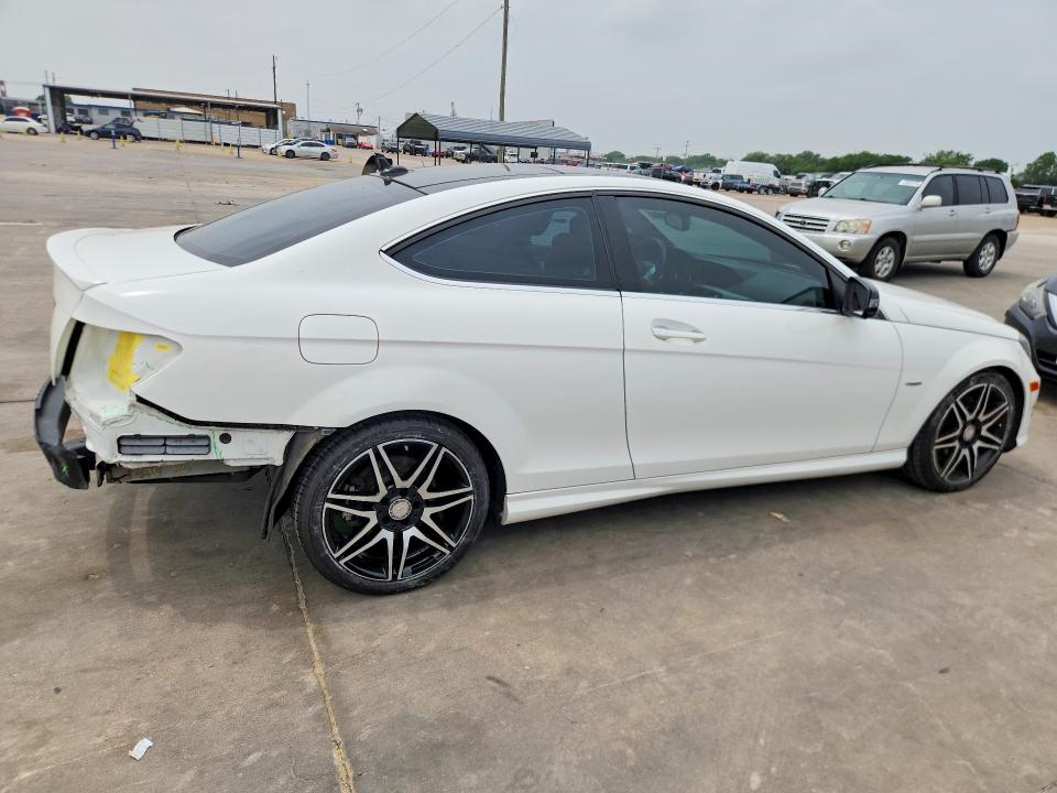 2014 Mercedes-benz C-klasse VIN WDDGJ4HB0EG265790 COPART salvage auction — REAR END, Tx - Salvage Vehicle Title, sold $2,550 on 2026-07-20 (photo 3)