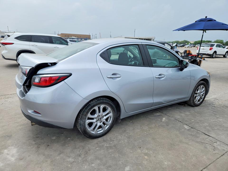 2018 Toyota VIN 3MYDLBYV7JY326326 COPART salvage auction — REAR END, Tx - Certificate Of Title, sold $3,300 on 2026-07-02 (photo 3)