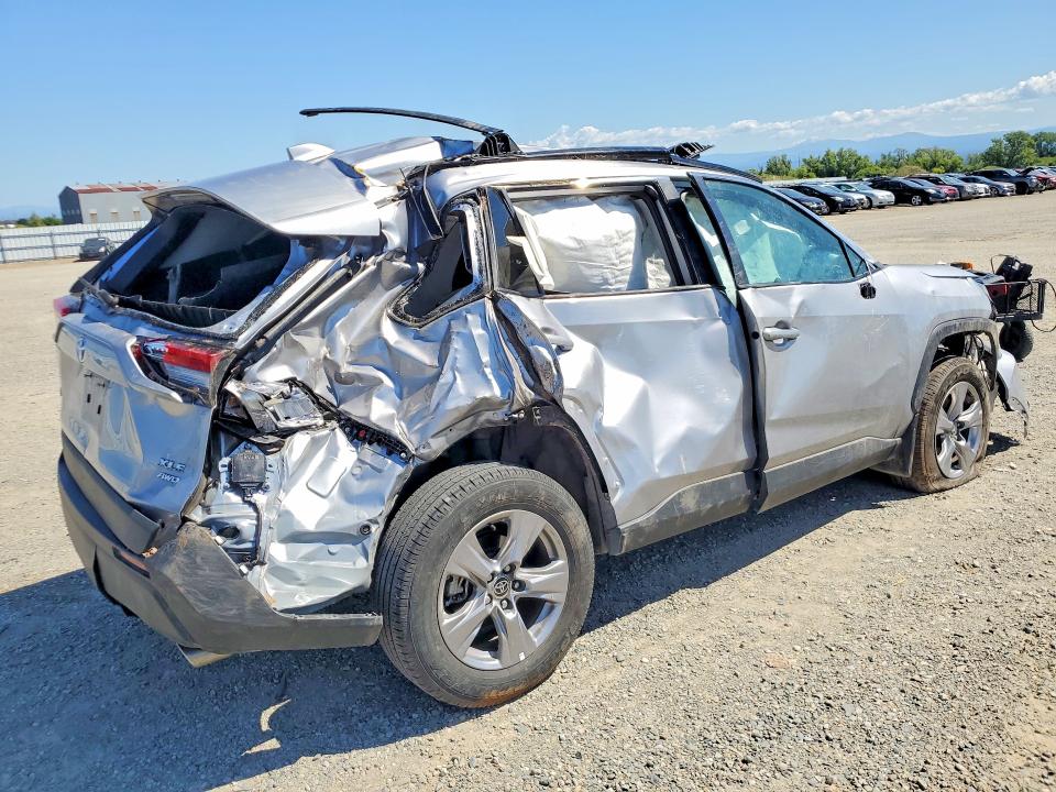 2023 Toyota Rav4 VIN 2T3P1RFV6PC370816 COPART salvage auction — ROLLOVER, Ca - Salvage Certificate, sold $3,500 on 2026-07-10 (photo 3)