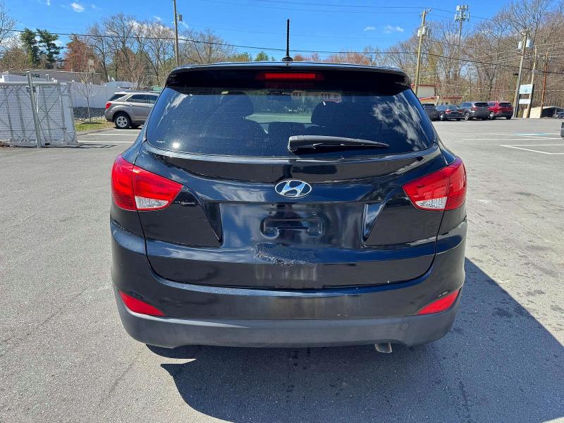 2015 Hyundai Tucson VIN KM8JTCAF1FU064934 COPART salvage auction — MINOR DENT/SCRATCHES, Me - Certificate Of Title, sold $475 on 2026-07-22 (photo 9)