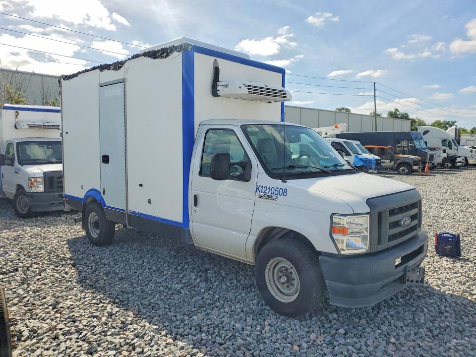 2023 Ford Econoline VIN 1FDWE3FK9PDD14783 COPART salvage auction — MINOR DENT/SCRATCHES, Fl - Certificate Of Title, sold $20,000 on 2026-07-08 (photo 4)